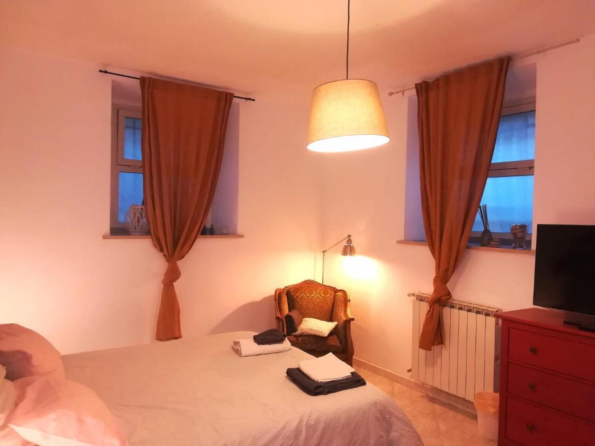 Apartment I Colori Di Nini A Trastevere *
